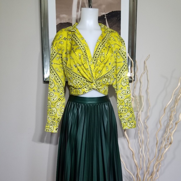 Zara Tops - Zara Twist Front Cropped Blouse Size M